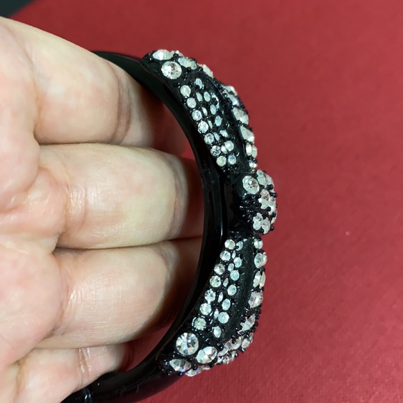 🖤Crystal Ribbon 🎀 hinged bracelet - Picture 4 of 11